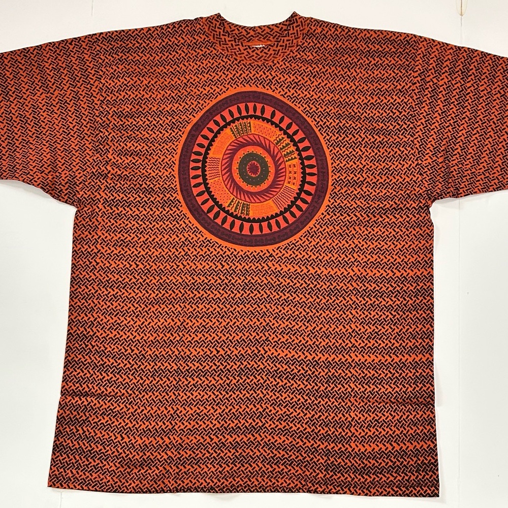NEW 90’s VINTAGE GEOMETRIC SHORT SLEEVE T-SHIRT